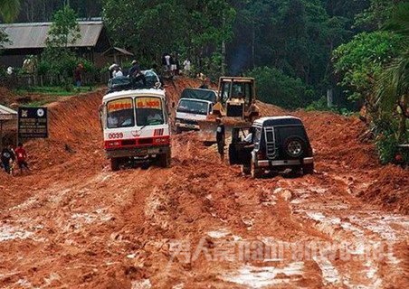 泥泞路段 泥泞路段