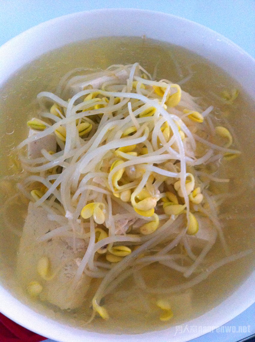 黄豆芽炖豆腐 黄豆芽炖豆腐