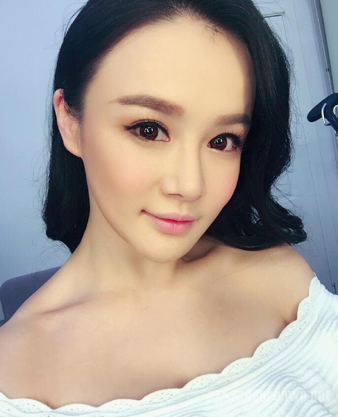 冉莹颖被狗咬伤打疫苗 发文批护士冷漠对待