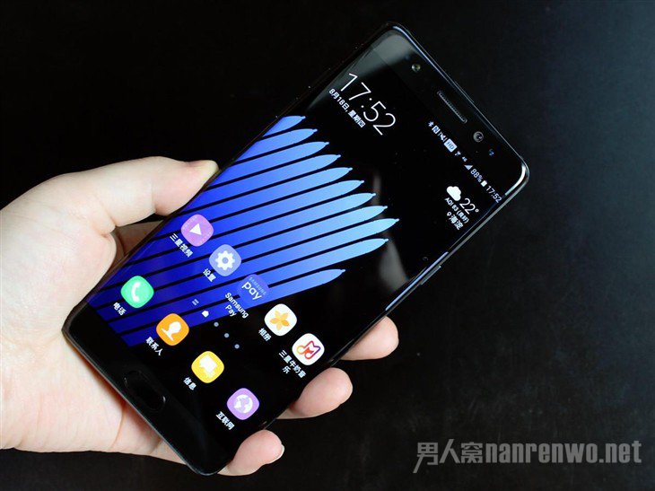 vivo Xplay:国产机首款曲面屏 vivo Xplay:国产机首款曲面屏