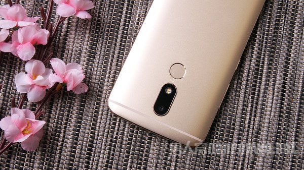 Moto M手机背面摄像头 Moto M手机背面摄像头