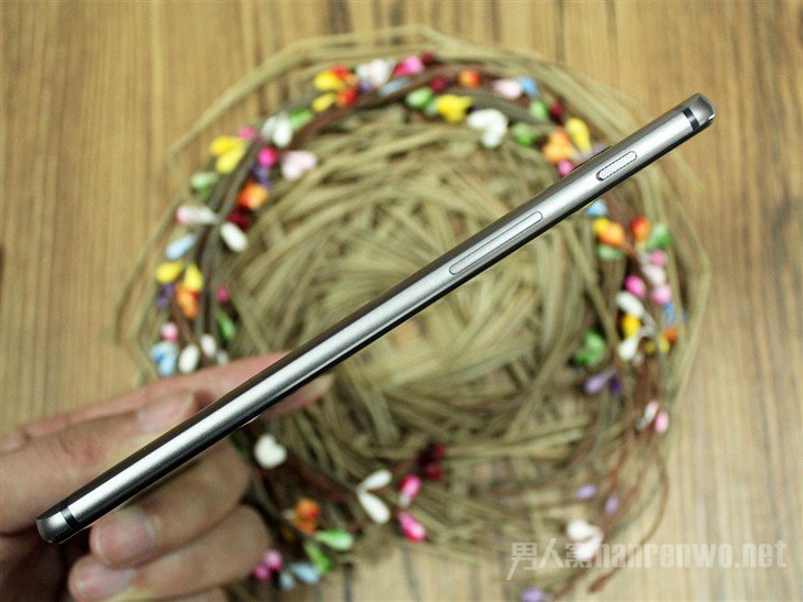 一加3T手机侧面 一加3T手机侧面