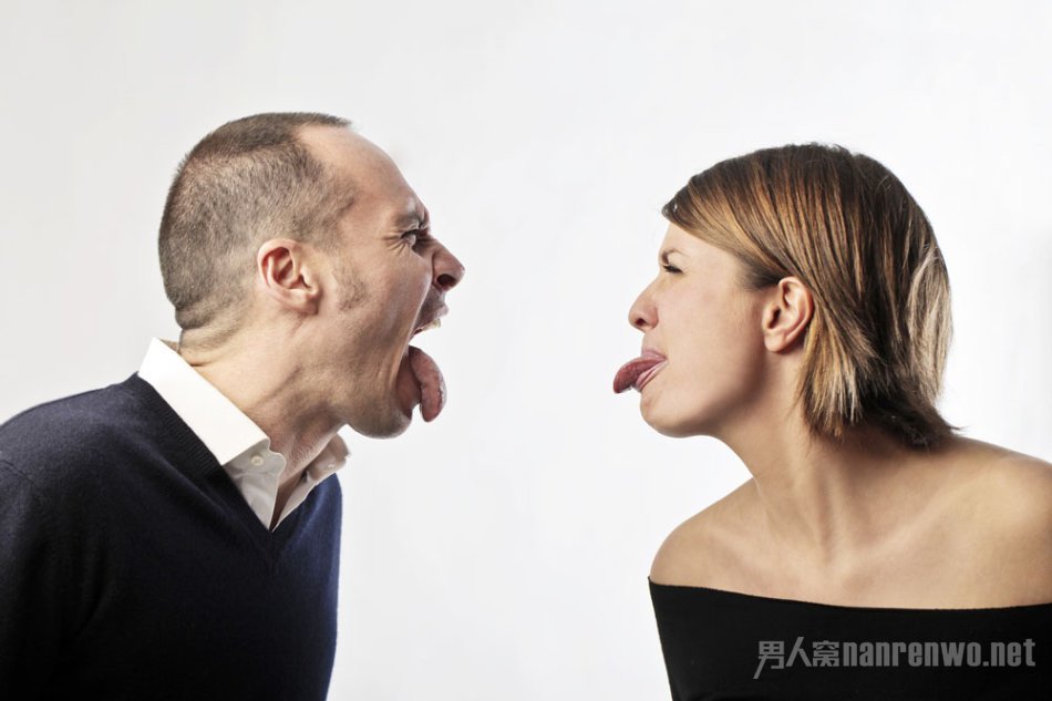 情侣常常吵架怎么办？ 强吻女生国际登时就安静了:情侣吵架女生抱歉的话