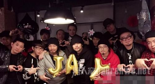 周杰伦生日集体比爱心爱意满满
