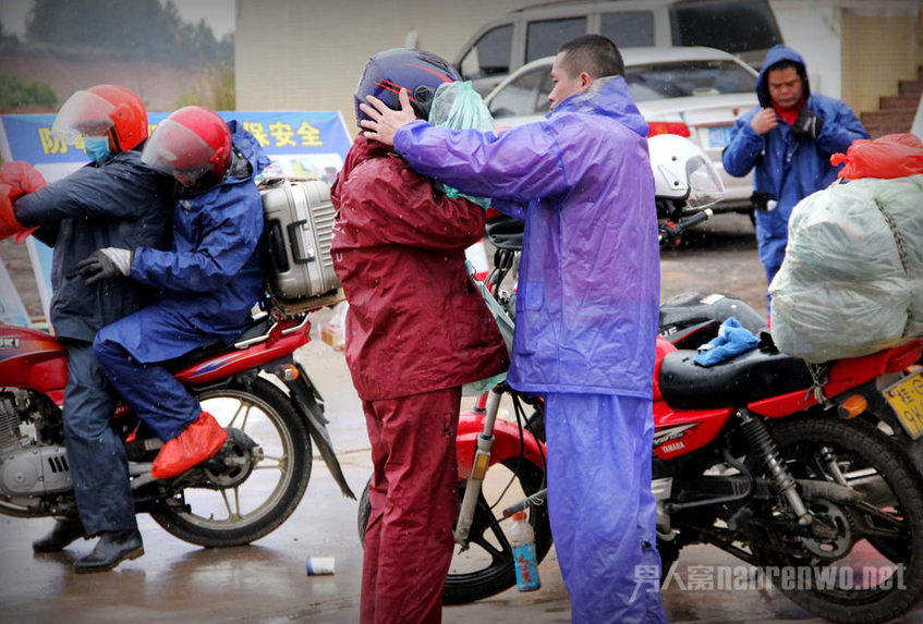 ����������