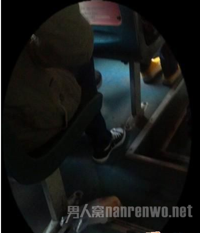 车内乱丢垃圾是畜生