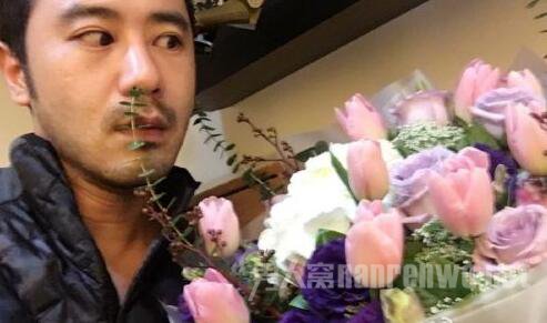 谭维维为陈亦飞庆生