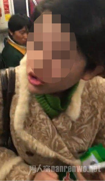 还记得那个吃鸡爪的场面么