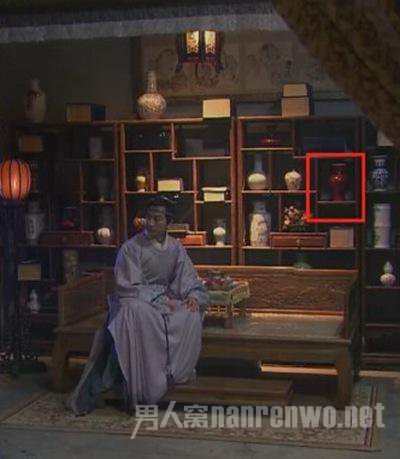 架子上的瓶子
