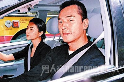郑伊健和老婆恩爱有加