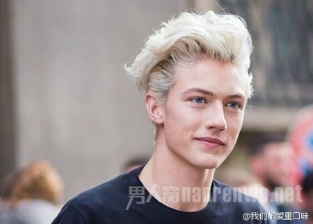 ģ Lucky Blue Smith 