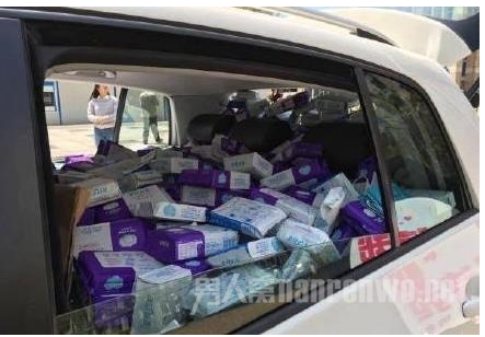 深圳男子送一车姨妈巾给女友