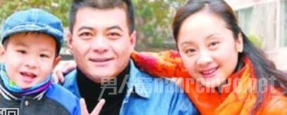 秦海璐老公和前妻一家三口