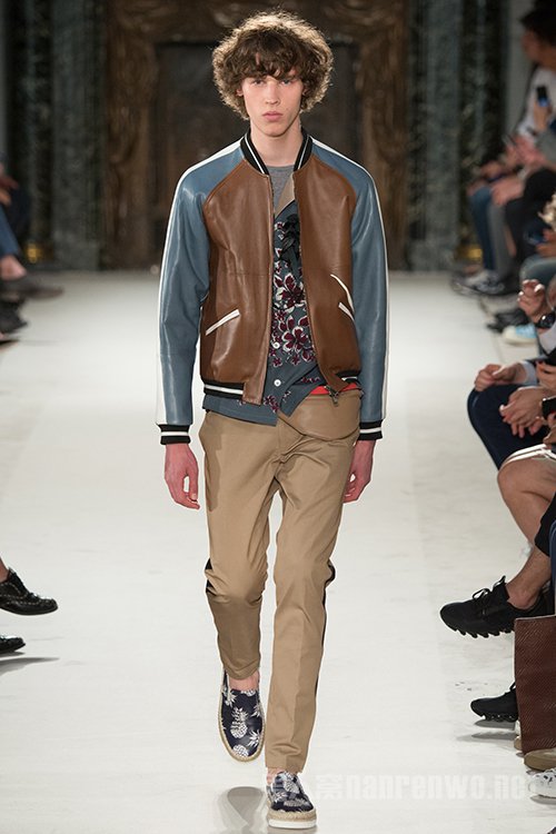 Valentino 16