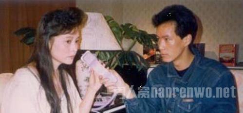 冯远征梁丹妮亲密照
