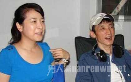 陈小艺和老公笑容甜美