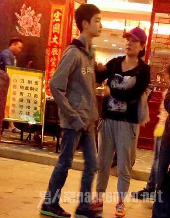 陈小艺儿子近照