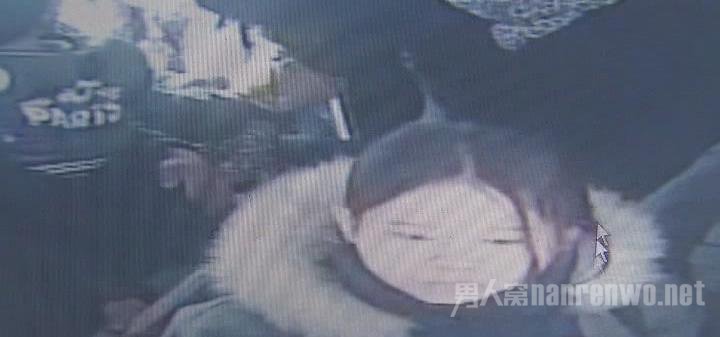 偷走别人17000元救命钱的姑娘又下手了