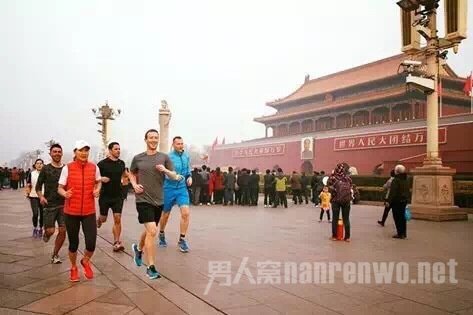 扎克伯格跑过天安门