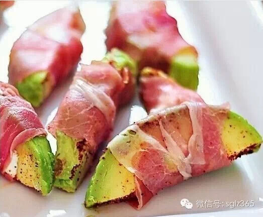 牛油果配生火腿卷