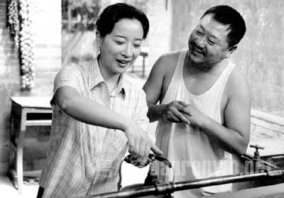 范伟《看车人的七月》