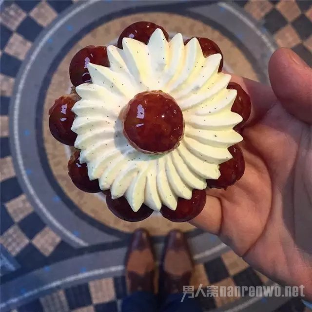 ɫƷ