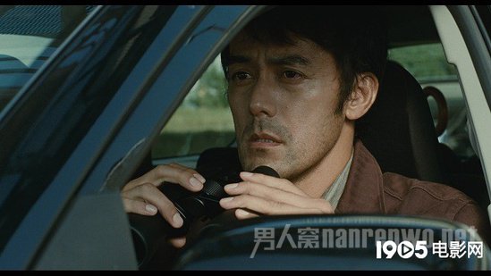 《比海更深》