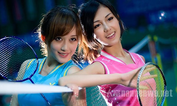 搭讪羽毛球场女生