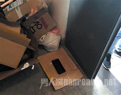 5月7日，楚女士被偷走的钱包，被放在单元门旁，除现金外其他证件均在