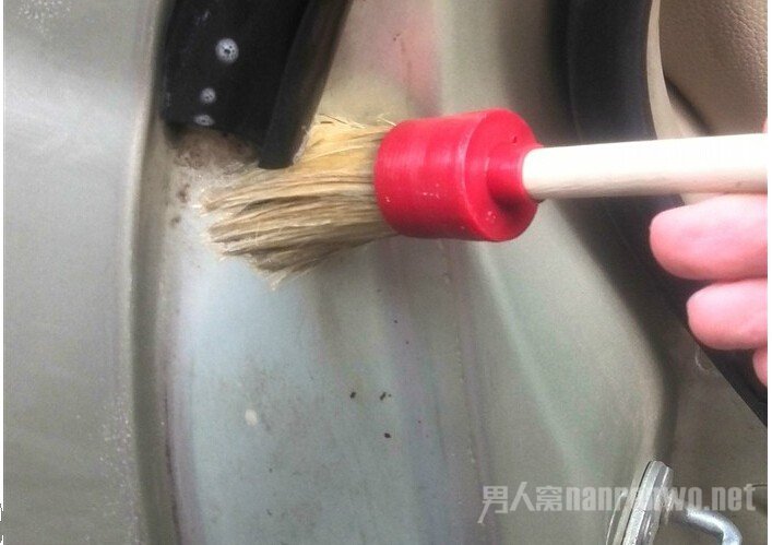 细节毛刷清洗角落