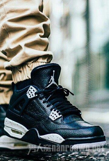 Air Jordan 4