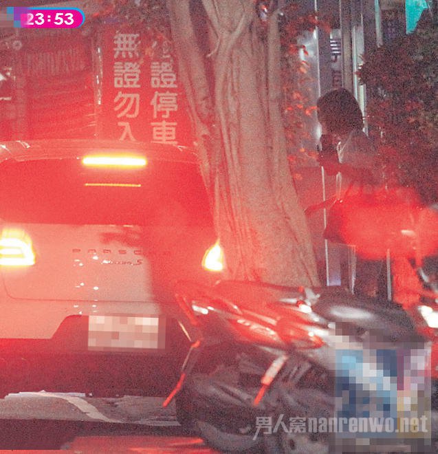 半夜12点，哈林又去接张嘉欣