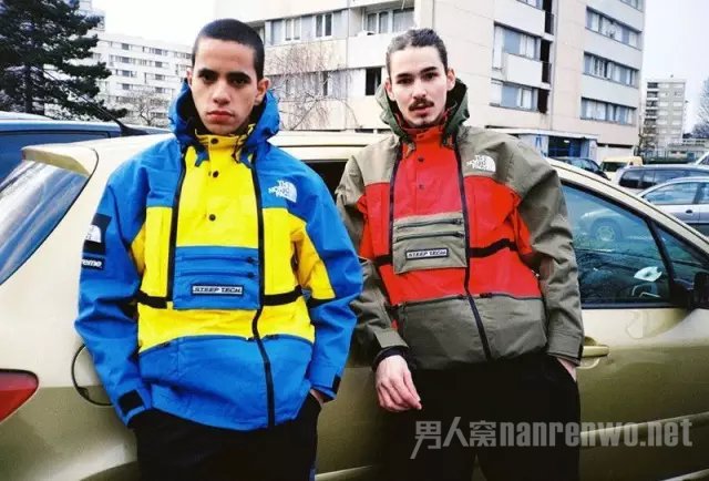 Supreme x The North Face