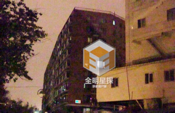 papi酱居住普通居民楼
