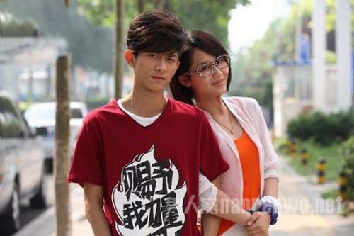 张一山女友是杨紫吗