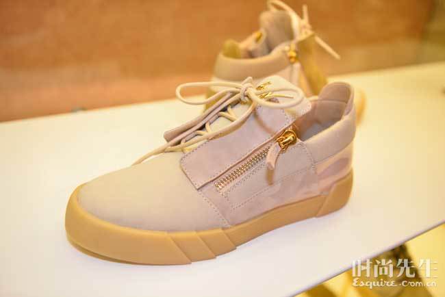 ܵyeezy糱Ӱ