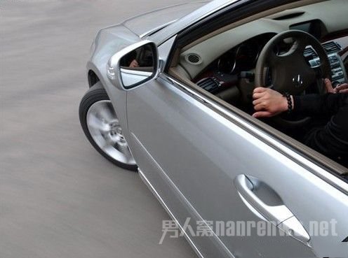 路或浮砂路面刹车