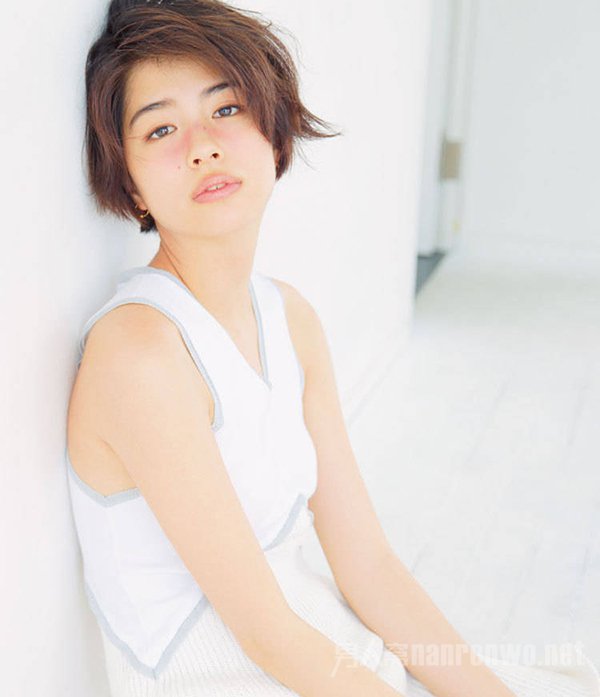 女生