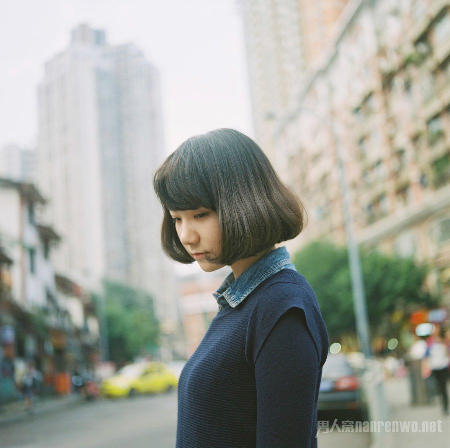 她