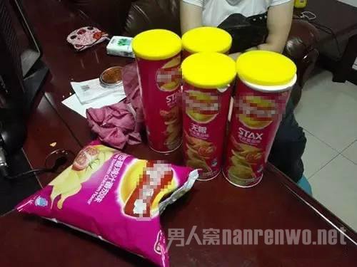 女孩的随身行李