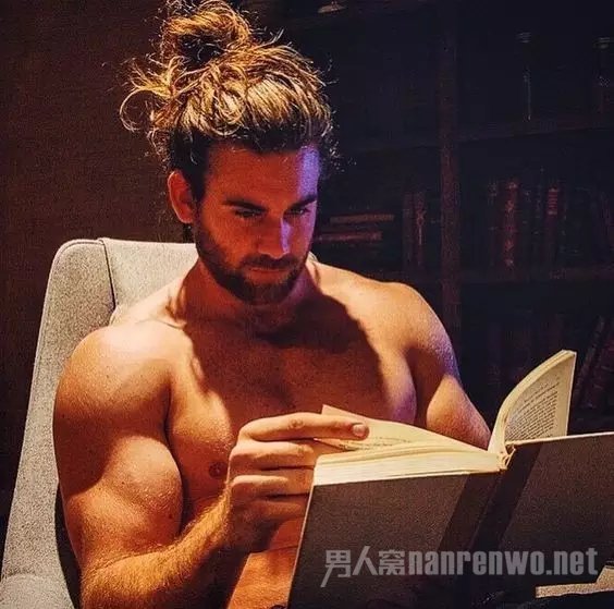 MAN BUN