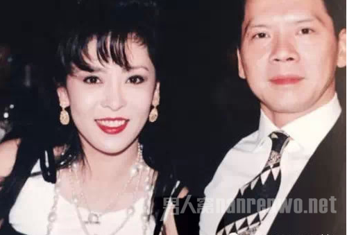 向太与向华强