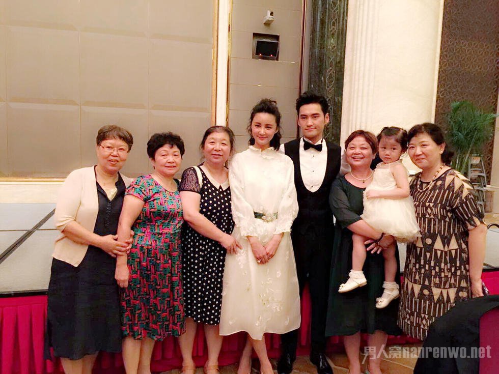 袁弘武汉摆答谢宴