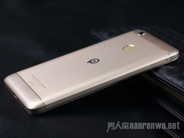 P聚力M1背面