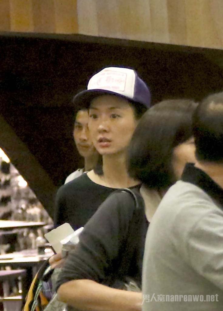 神秘女正面照