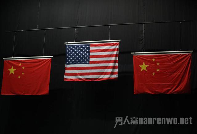 之前中国国旗被错印，五星平行排列