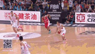易建联隔扣巴赫拉米