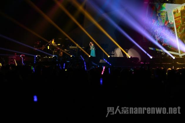 卓依婷演唱会现场