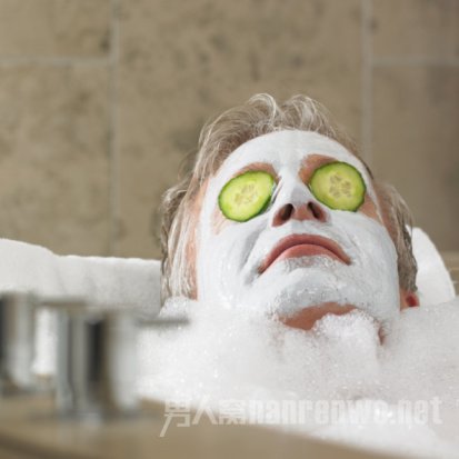 Ĥ