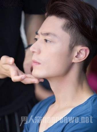 男人长粉刺